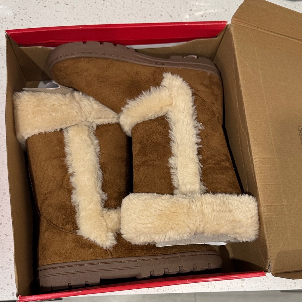 Price firm Style & Co. Warm Chestnut snow Winter Boots size 7 like Uggs